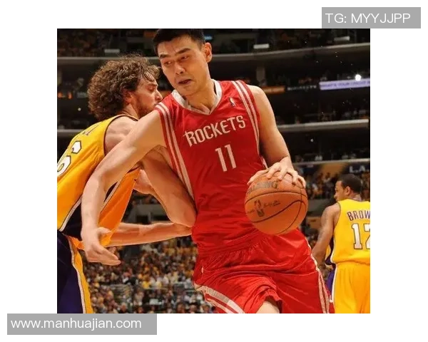 姚明与考辛斯的巅峰对决:谁才是篮球历史上最强大中锋的代表 姚明与考辛斯的巅峰对决:谁才是篮球历史上最强大中锋的代表