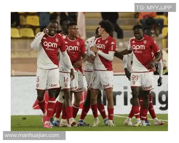 巴黎圣曼与摩纳哥深圳的精彩对决引发球迷热议与期待